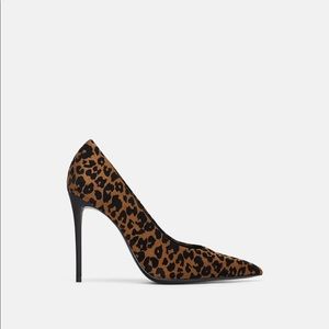 Leopard pumps